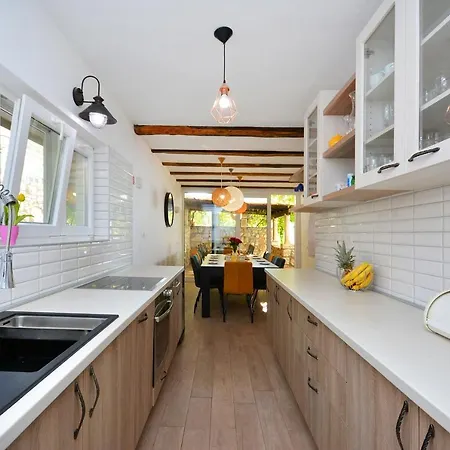 Karaber Vila Hvar Town