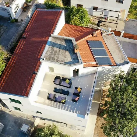 Vila Karaber